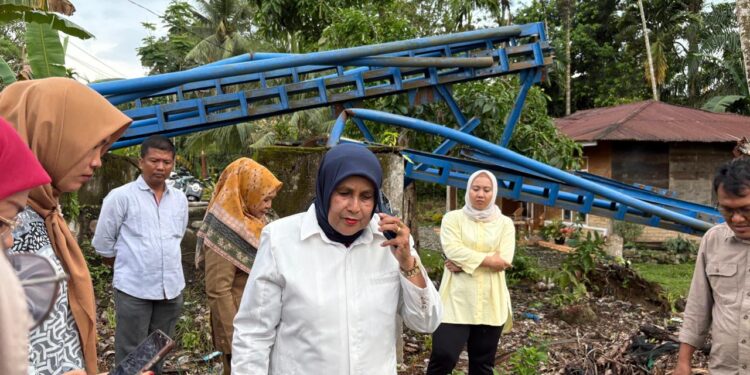 Endarmy Turun ke Sulusiakan, Jembatan Rajang Putus Lumpuhkan Aktivitas Warga